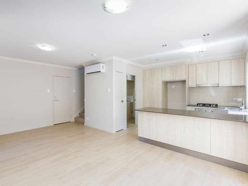 1068 Wynnum Road, CANNON HILL QLD 4170, Cannon Hill - Thumbnail 2