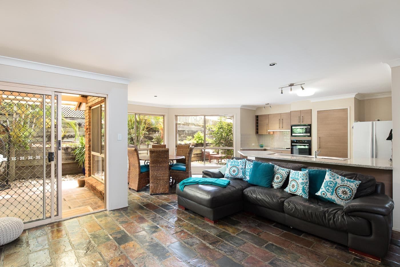 2 Leilani Court, Carina QLD 4152, Carina - Thumbnail 4