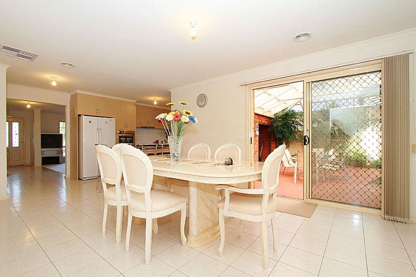 19 Poppy Drive, SOUTH MORANG VIC 3752, South Morang - Thumbnail 4