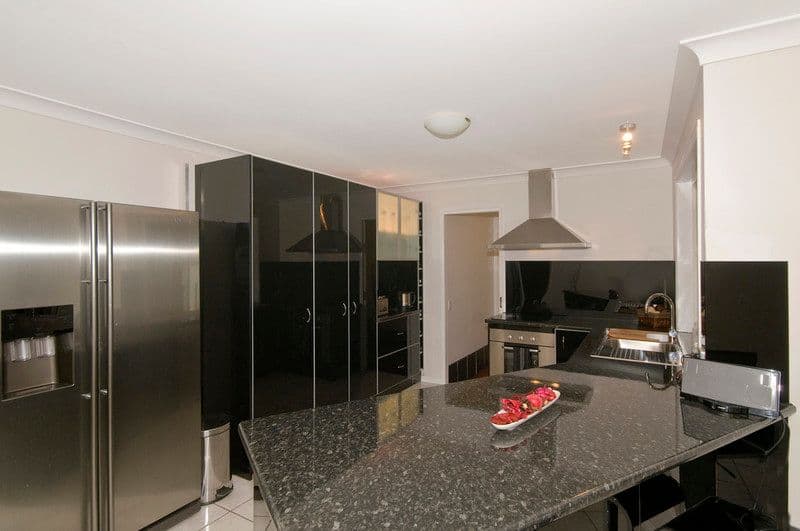 6 Bergamont Street, ELANORA QLD 4221, Elanora - Thumbnail 2