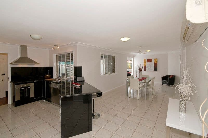 6 Bergamont Street, ELANORA QLD 4221, Elanora - Thumbnail 6