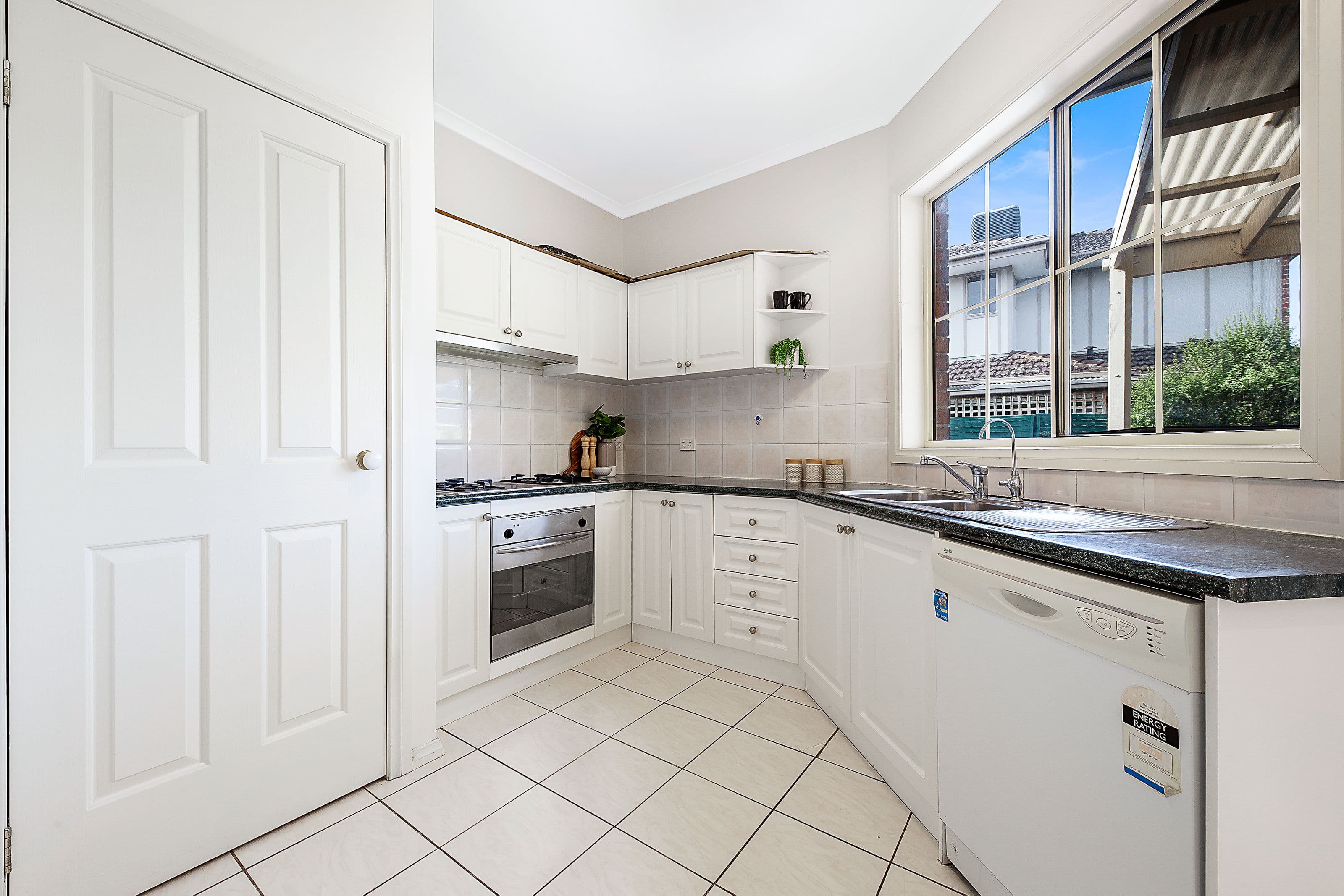 4 Goodin Grove, Glen Waverley VIC 3150, Glen Waverley - Thumbnail 4