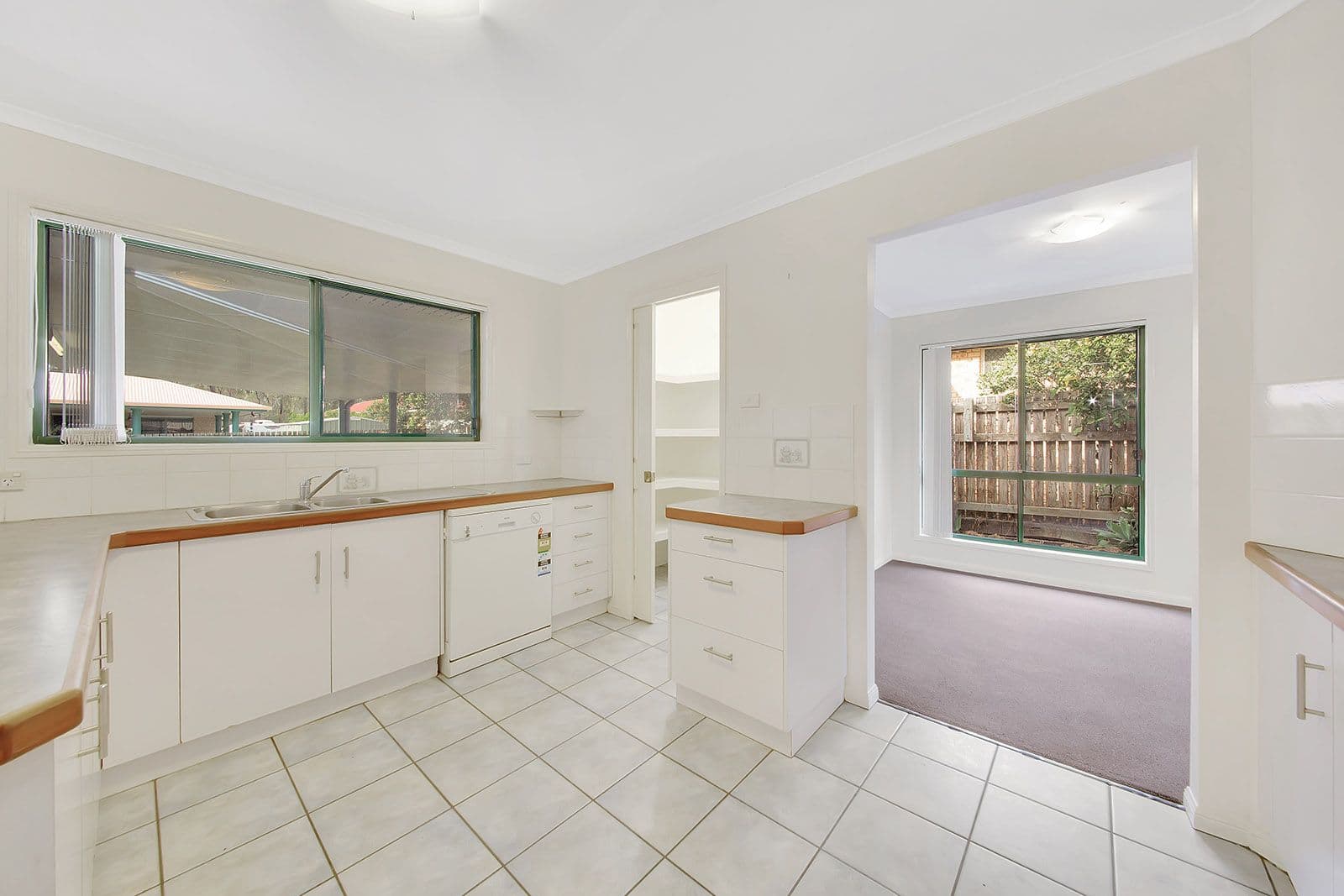 53 Geoffrey Thomas Drive, Tannum Sands QLD 4680, Tannum Sands - Thumbnail 8