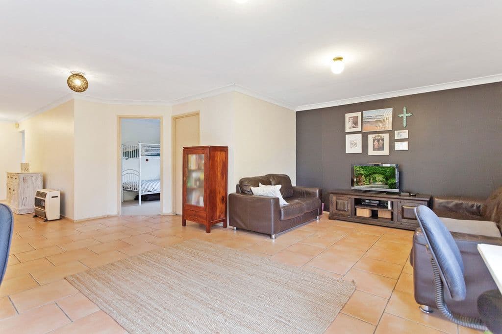 9 Longford Place, Mardi - Thumbnail 3
