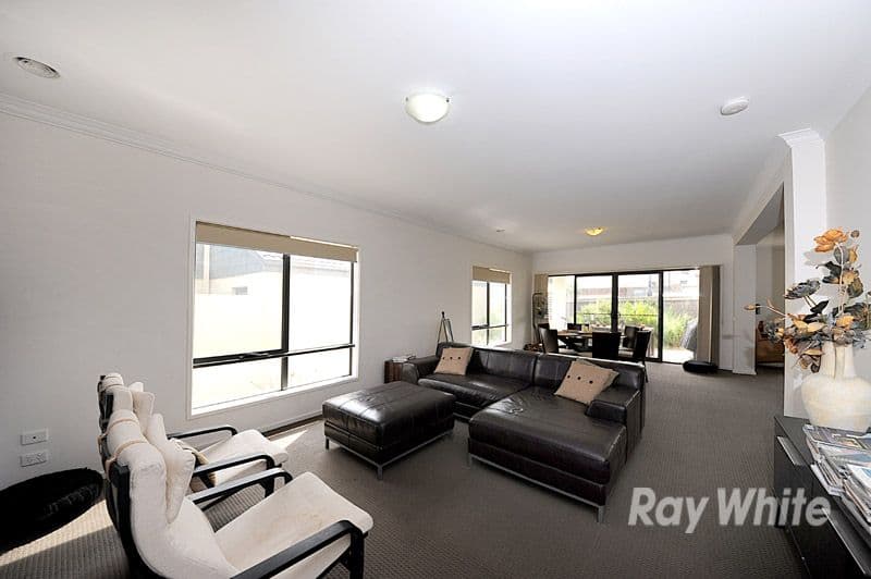 71 Meridian Circuit, BERWICK VIC 3806, Berwick - Thumbnail 2