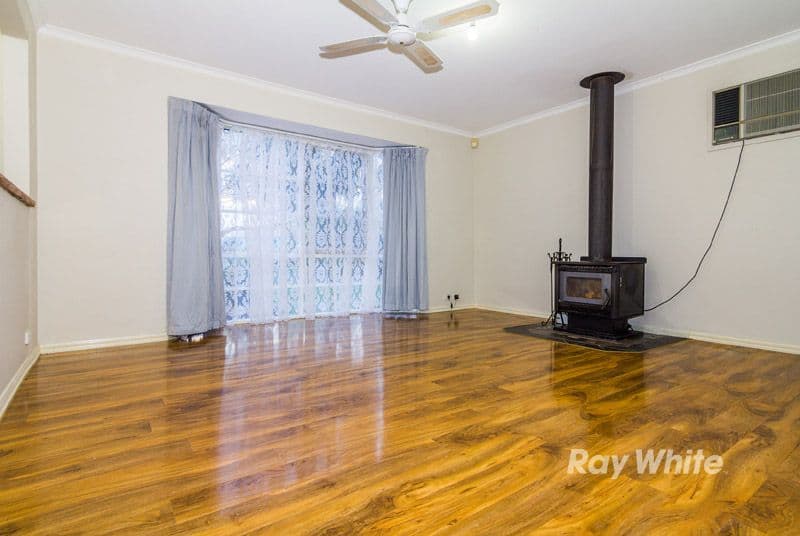 8 Pentland Drive, NARRE WARREN VIC 3805, Narre Warren - Thumbnail 2