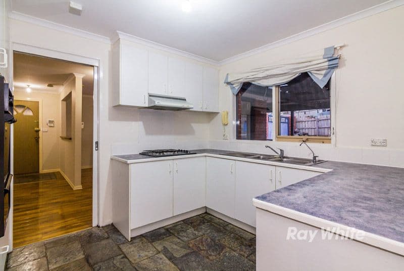 8 Pentland Drive, NARRE WARREN VIC 3805, Narre Warren - Thumbnail 3