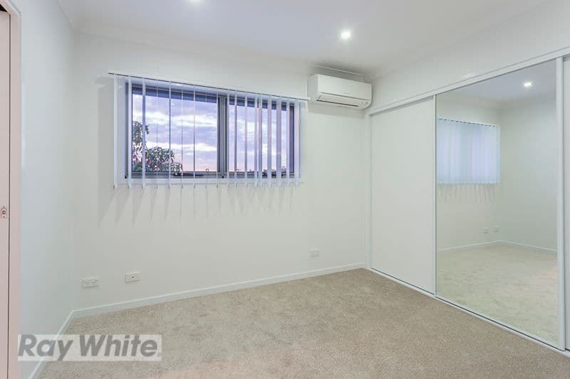 25 Cambridge Street, CARINA HEIGHTS QLD 4152, Carina Heights - Thumbnail 4