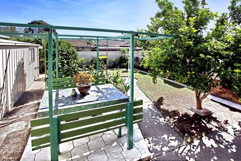18 Cameron Avenue, ALTONA MEADOWS VIC 3028, Altona Meadows - Thumbnail 6