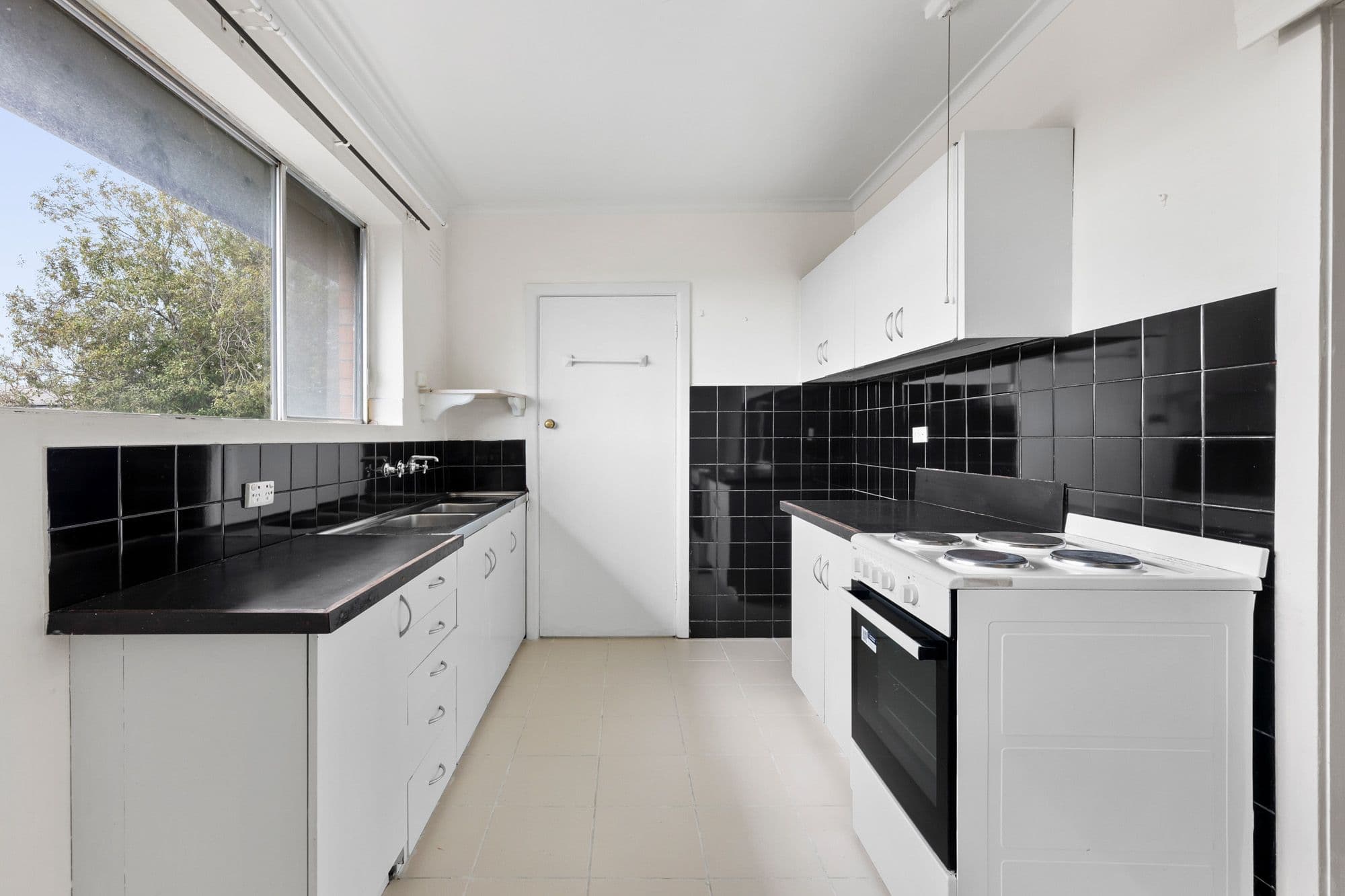 13 Evelyn Street, Bentleigh VIC 3204, Bentleigh - Thumbnail 2