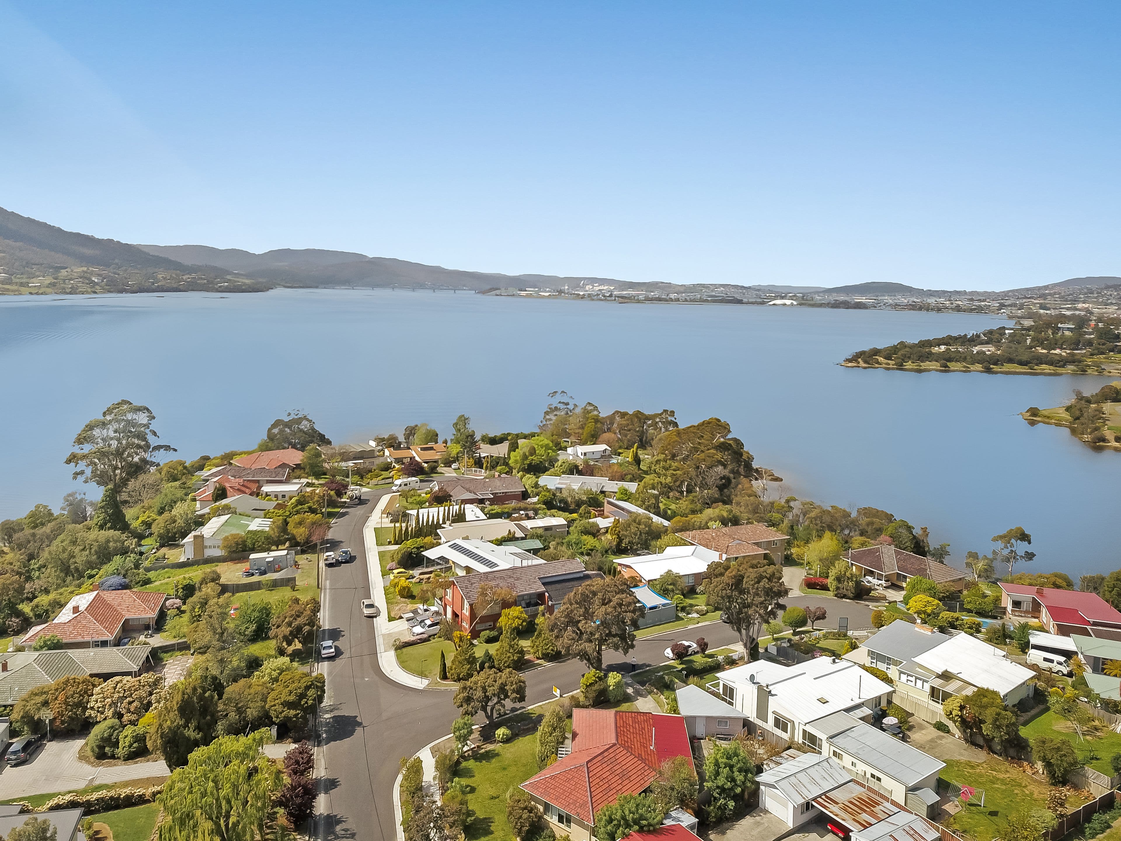 4 Tamara Court, Berriedale TAS 7011, Berriedale - Thumbnail 2
