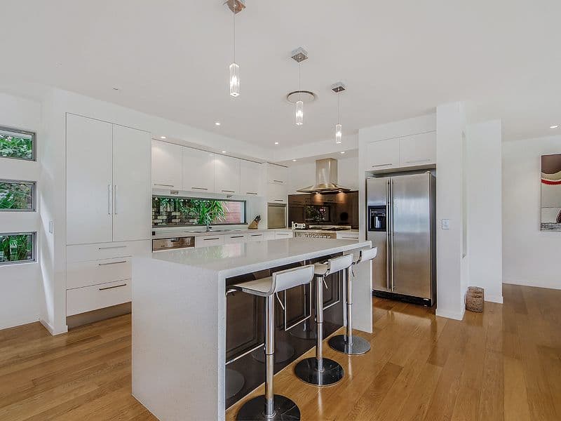 12 Balmoral Avenue, SORRENTO QLD 4217, Sorrento - Thumbnail 2