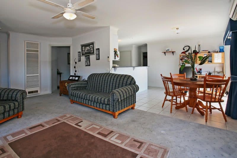 1 Cabernet Court, WAURN PONDS VIC 3216, Waurn Ponds - Thumbnail 3