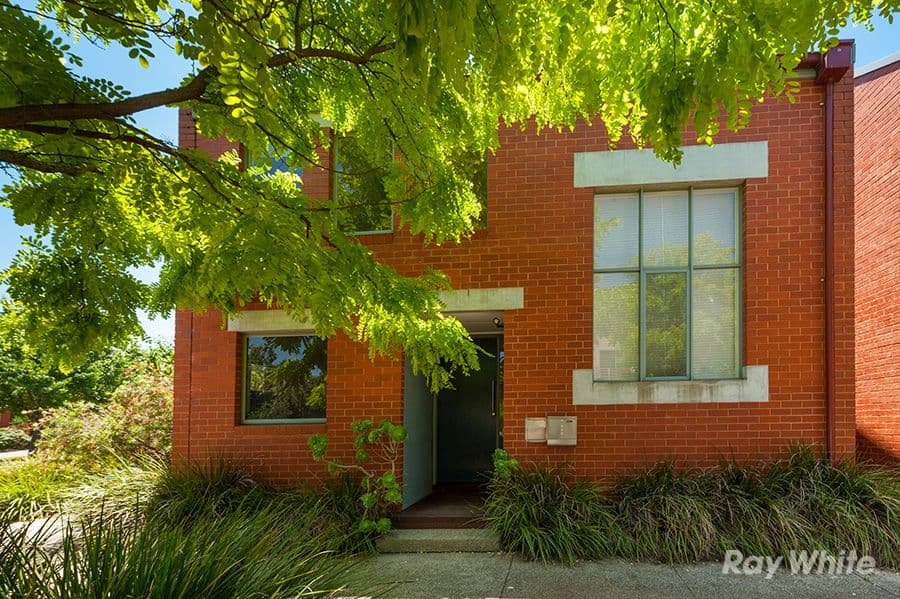 1 Grattan Lane, Caroline Springs VIC 3023, Caroline Springs - Thumbnail 2