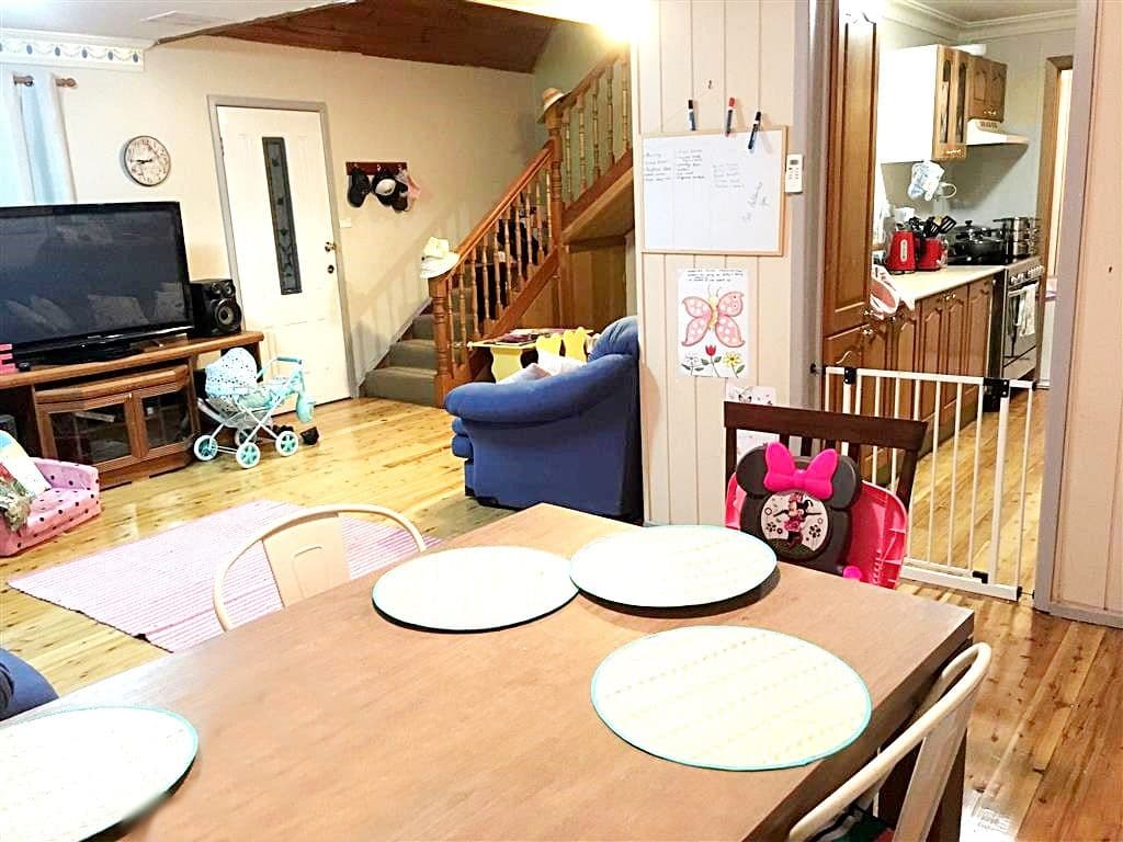 5 Travers Street, Adelong - Thumbnail 5