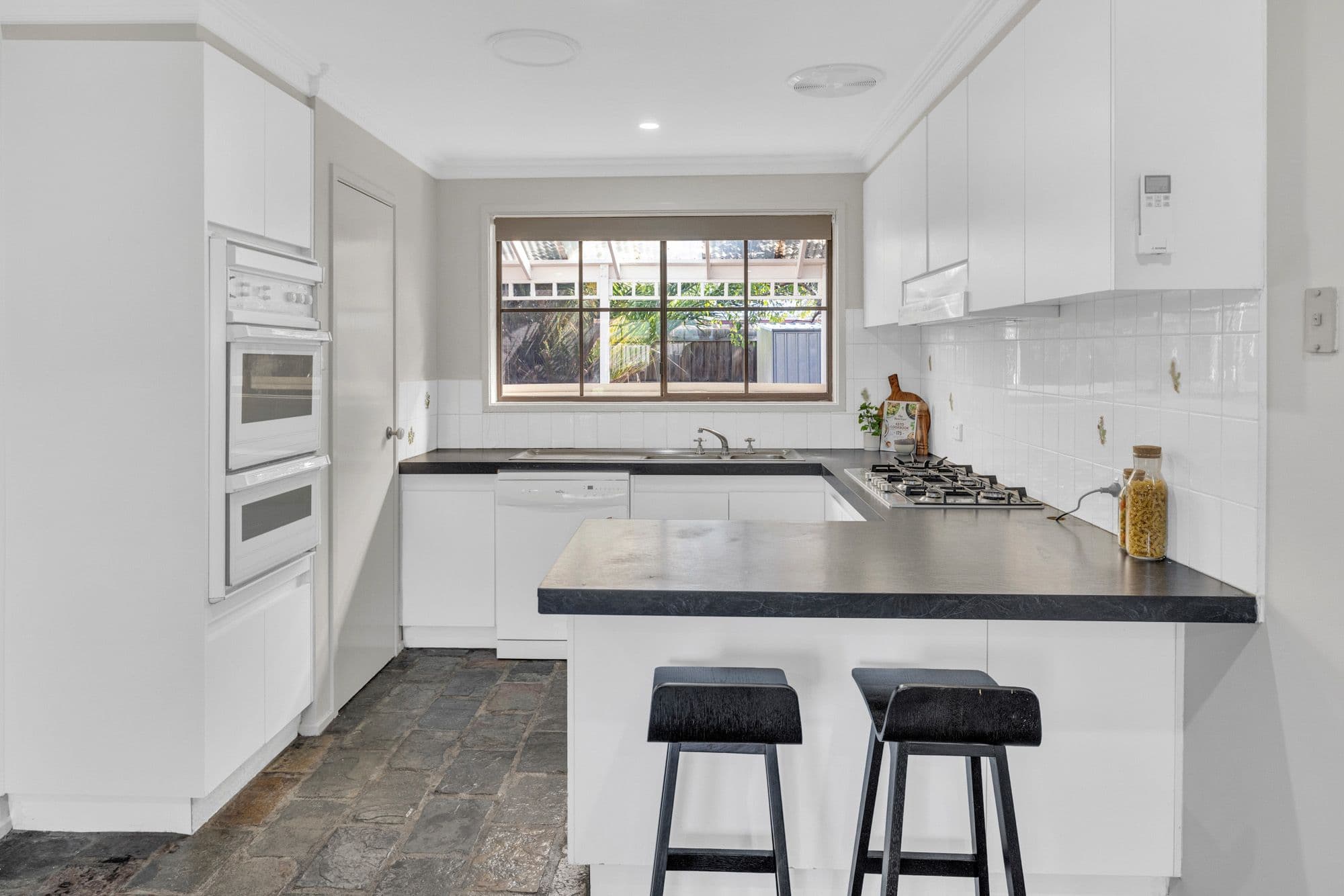 52 Johnson Avenue, Hoppers Crossing VIC 3029, Hoppers Crossing - Thumbnail 6