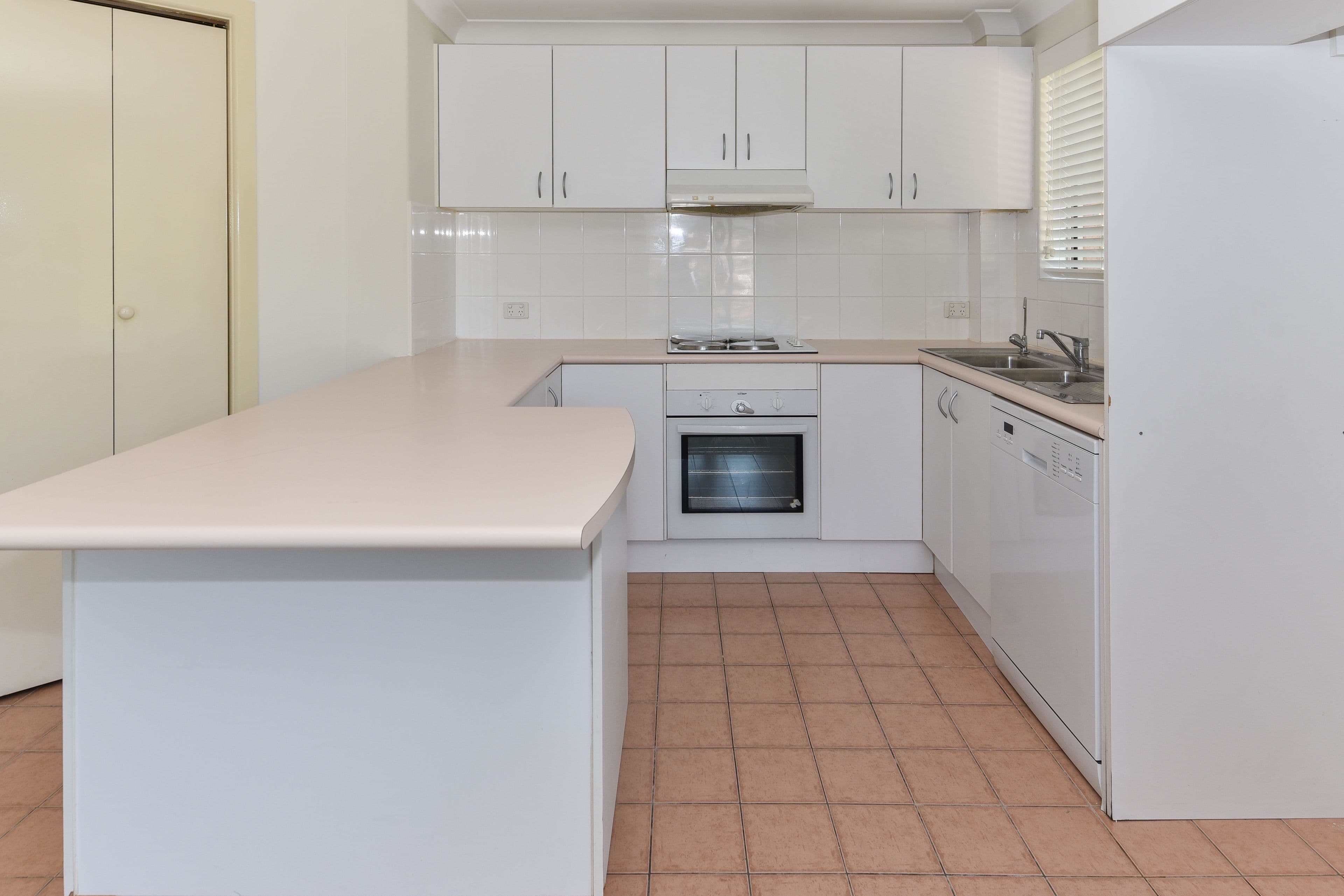 31 Central Coast Highway, West Gosford NSW 2250, West Gosford - Thumbnail 2
