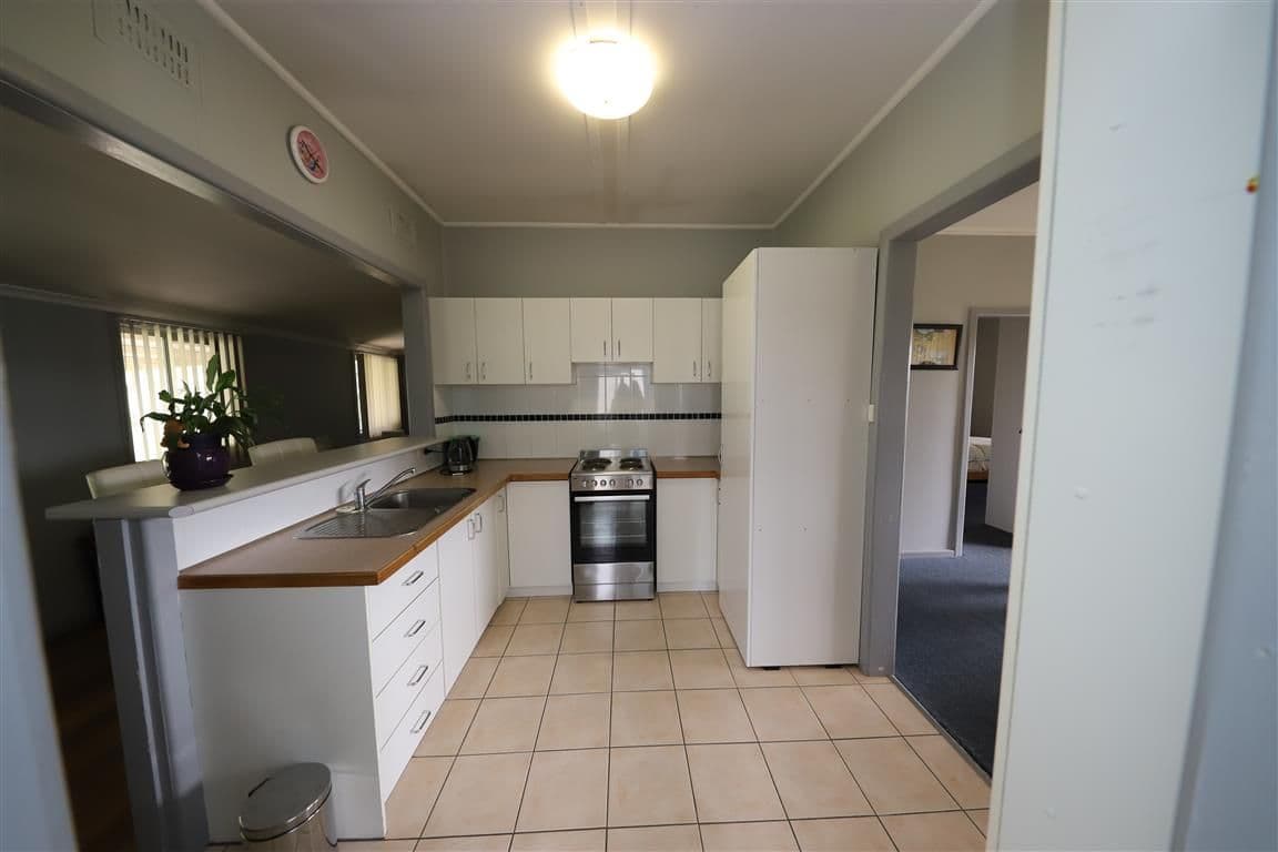193 Simpson Street, Tumut NSW 2720, Tumut - Thumbnail 3