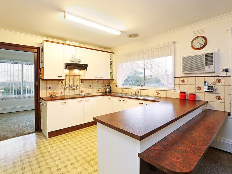 26 Reigate Road, HIGHTON VIC 3216, Highton - Thumbnail 2