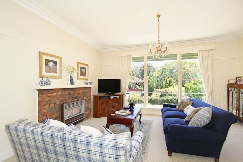28 Kinlock Avenue, MURRUMBEENA VIC 3163, Murrumbeena - Thumbnail 2