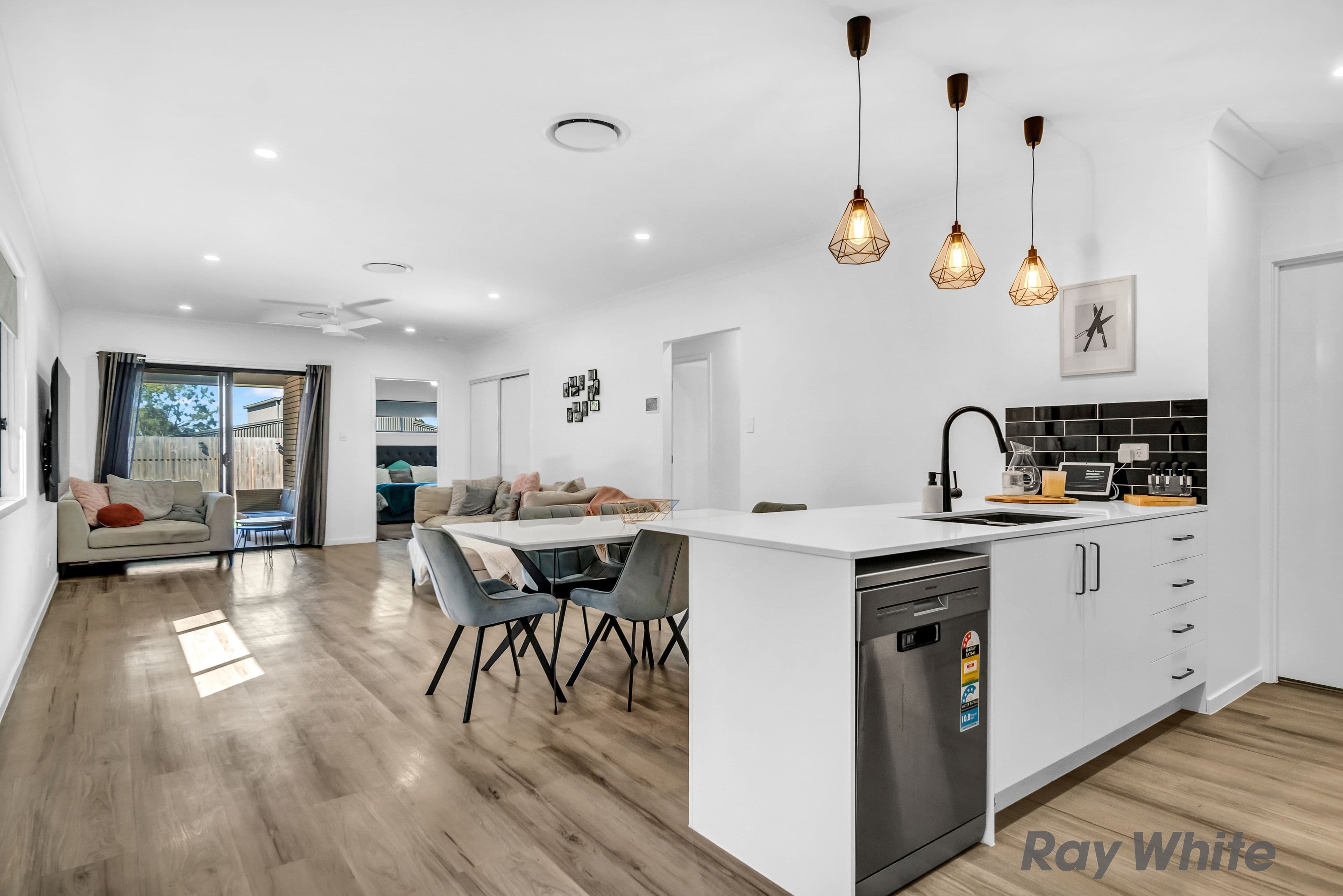 22 Dora Court, Logan Reserve QLD 4133, Logan Reserve - Thumbnail 3