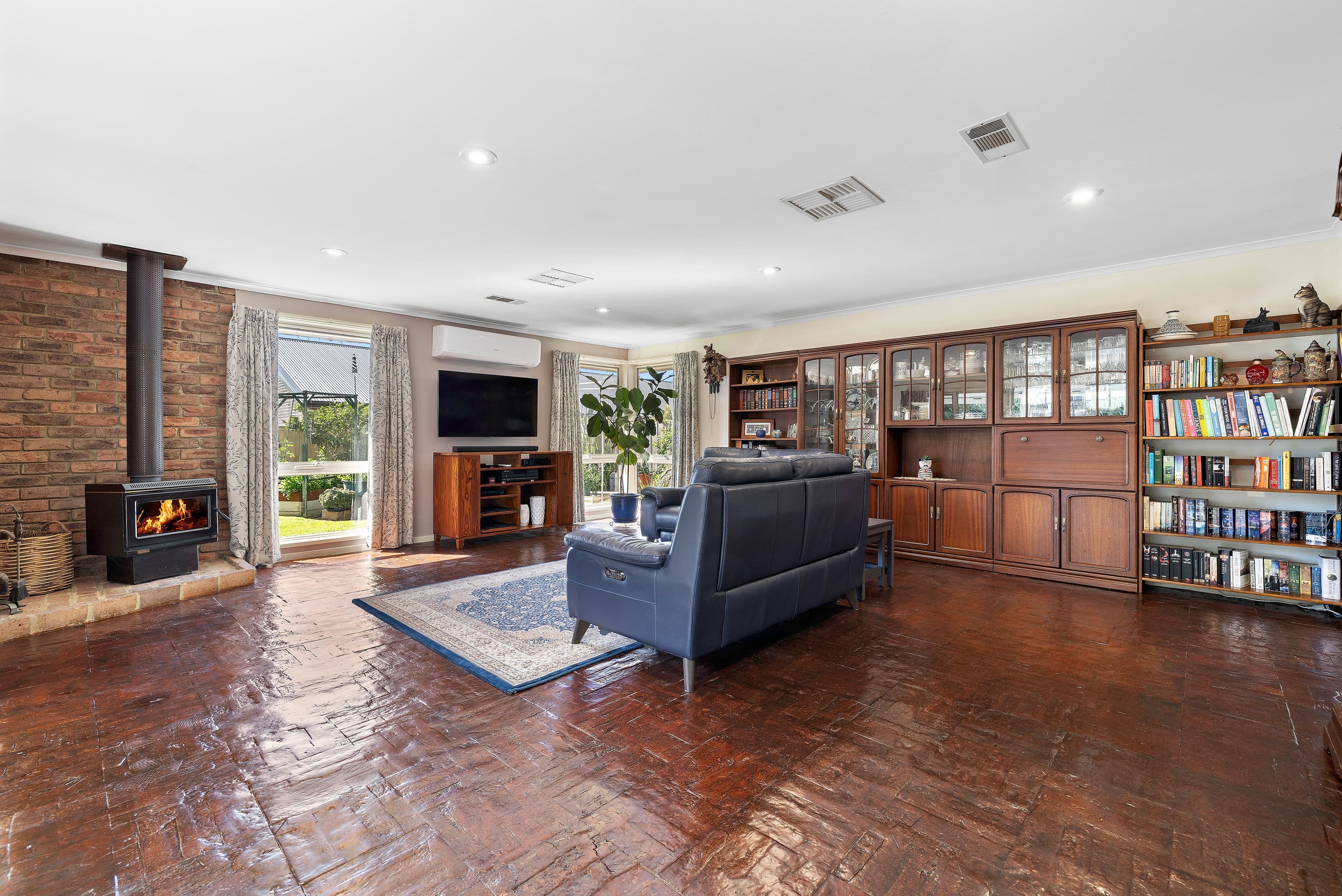 4 Helsal Drive, Wantirna South VIC 3152, Wantirna South - Thumbnail 2
