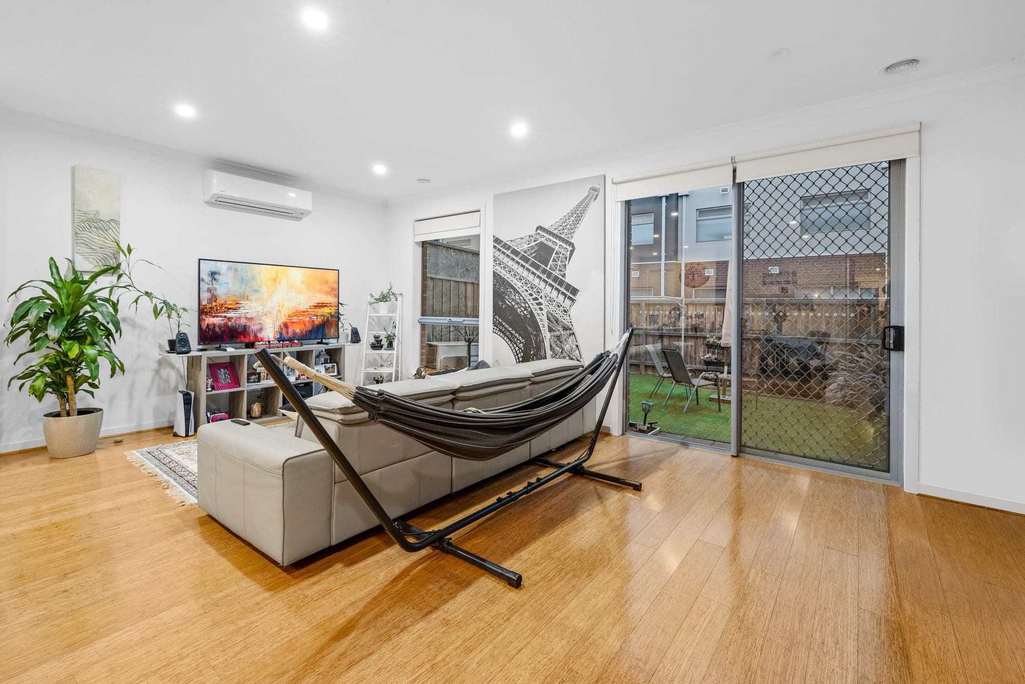10 Crombie Lane, Point Cook VIC 3030, Point Cook - Thumbnail 5