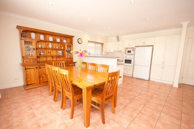 22 Edison Street, Monto, QLD, 4630, Monto - Thumbnail 8