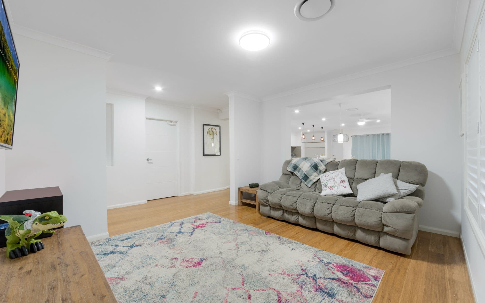 28 Golden Wattle Avenue, Gregory Hills NSW 2557, Gregory Hills - Thumbnail 4