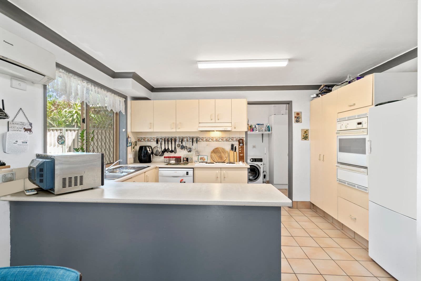 421 Oxley Drive, Runaway Bay QLD 4216, Runaway Bay - Thumbnail 2