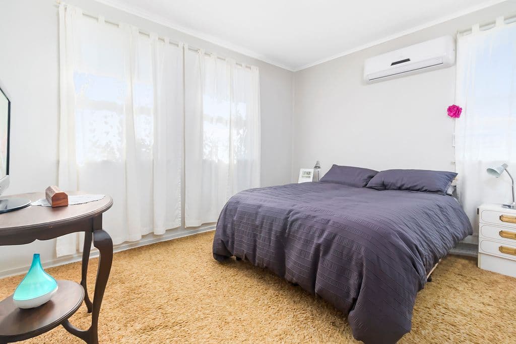 29 St Johns Road, Busby - Thumbnail 2