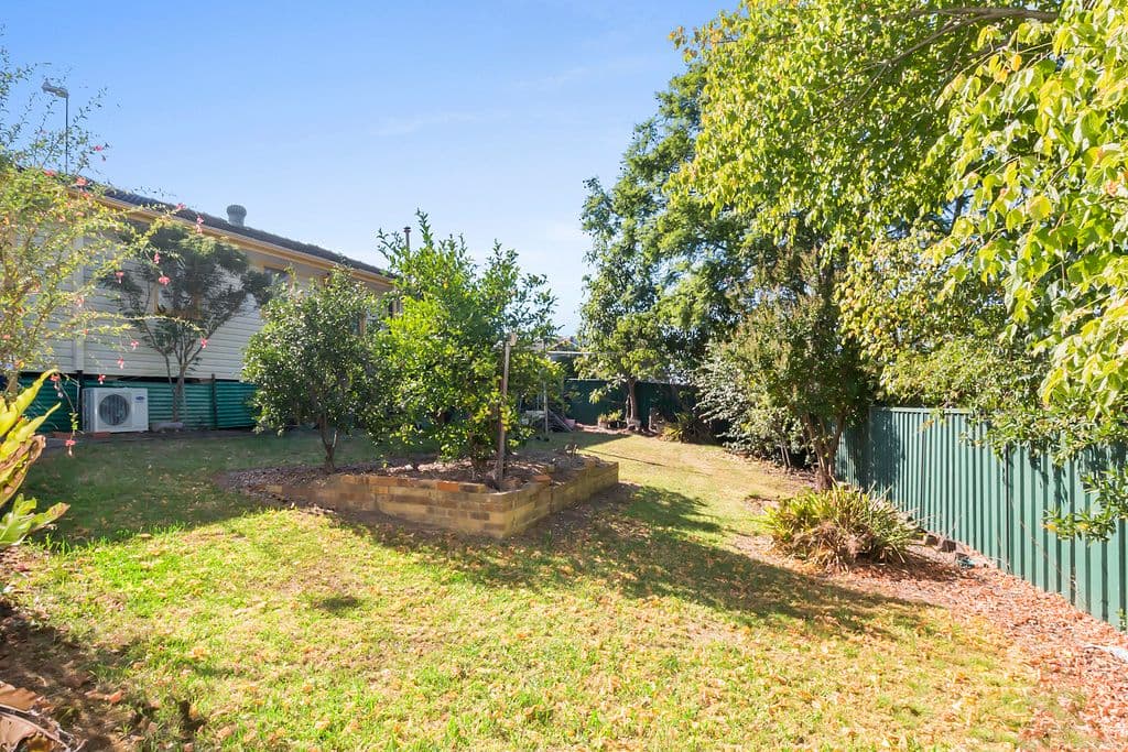29 St Johns Road, Busby - Thumbnail 4