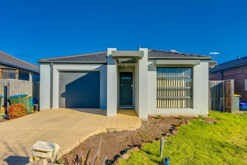64 Wentworth Avenue, Wyndham Vale VIC 3024, Wyndham Vale - Thumbnail 3