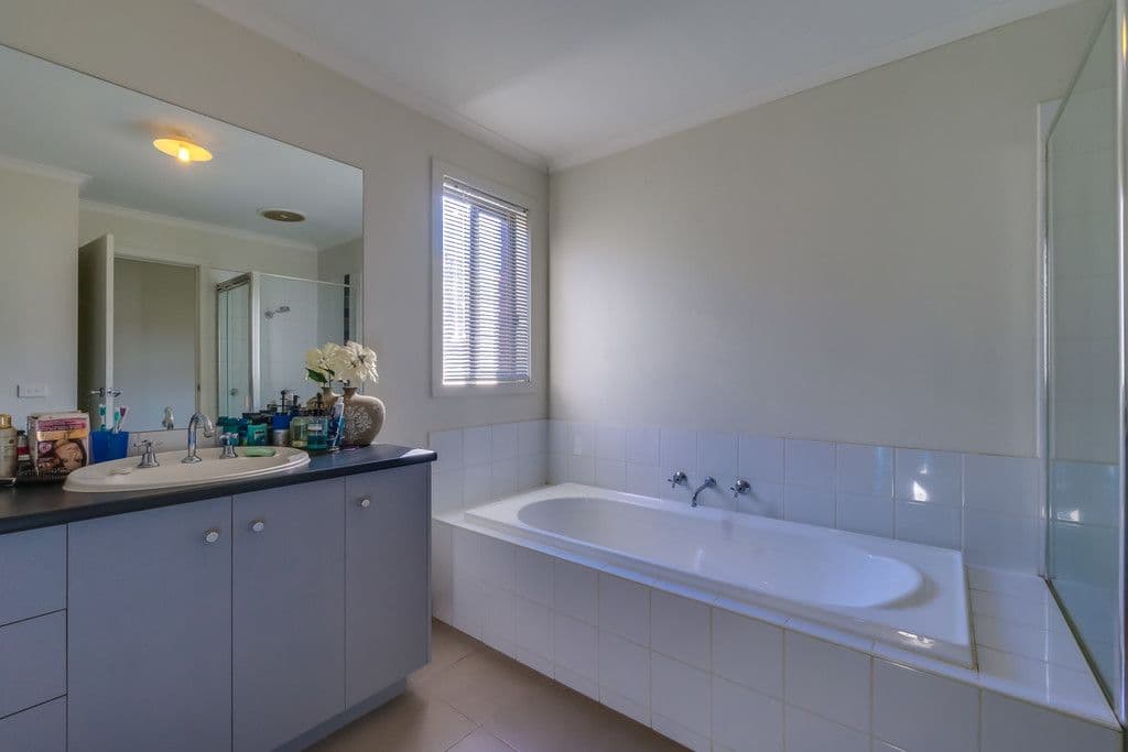 64 Wentworth Avenue, Wyndham Vale VIC 3024, Wyndham Vale - Thumbnail 7