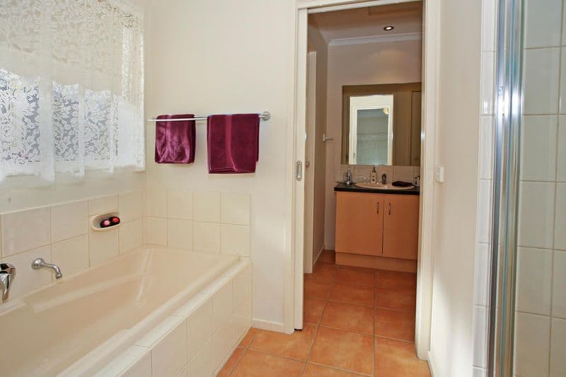 3 Hewitt Drive, GROVEDALE VIC 3216, Grovedale - Thumbnail 4