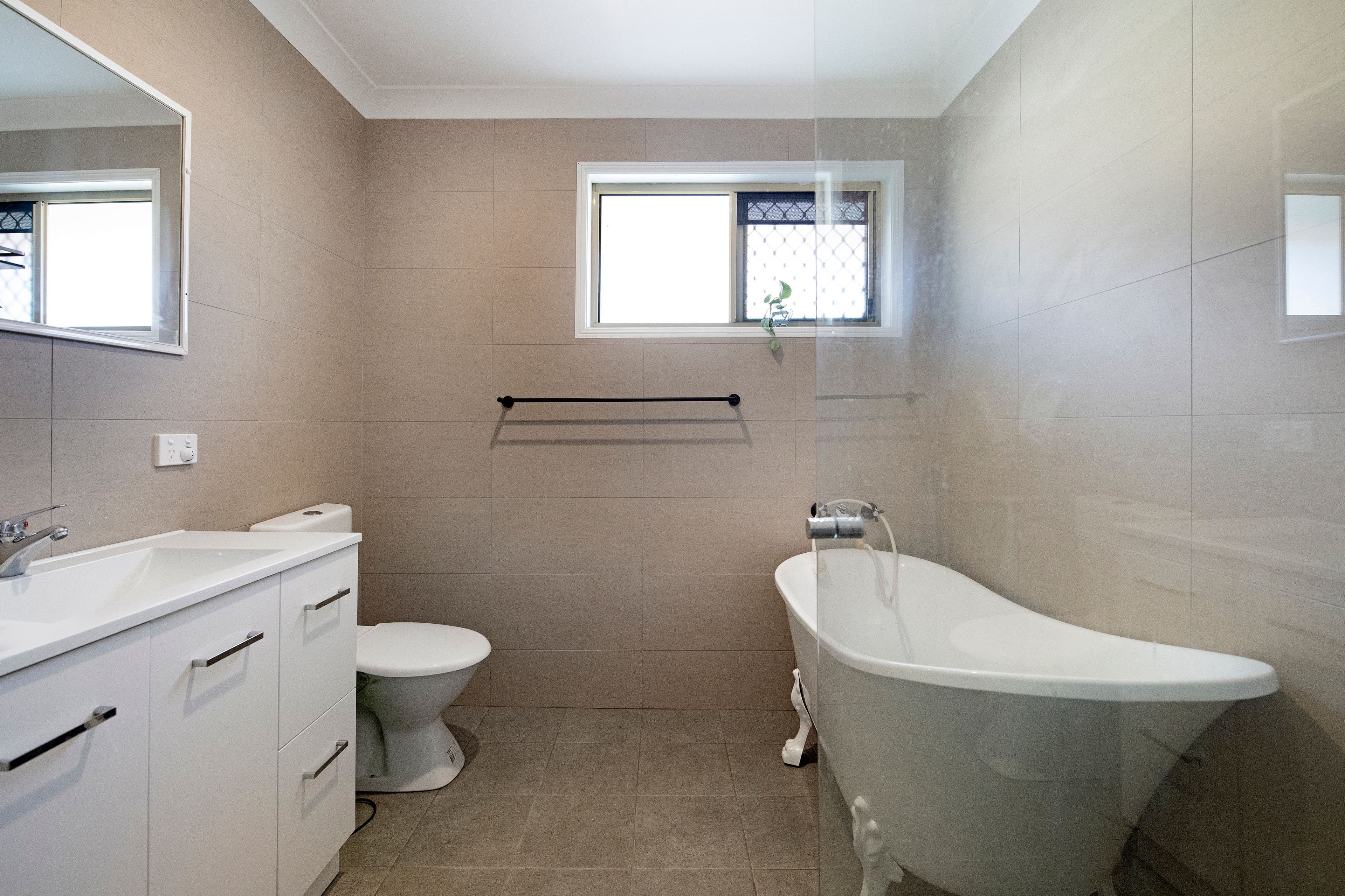 34 Montezuma Drive, Burleigh Waters QLD 4220, Burleigh Waters - Thumbnail 6