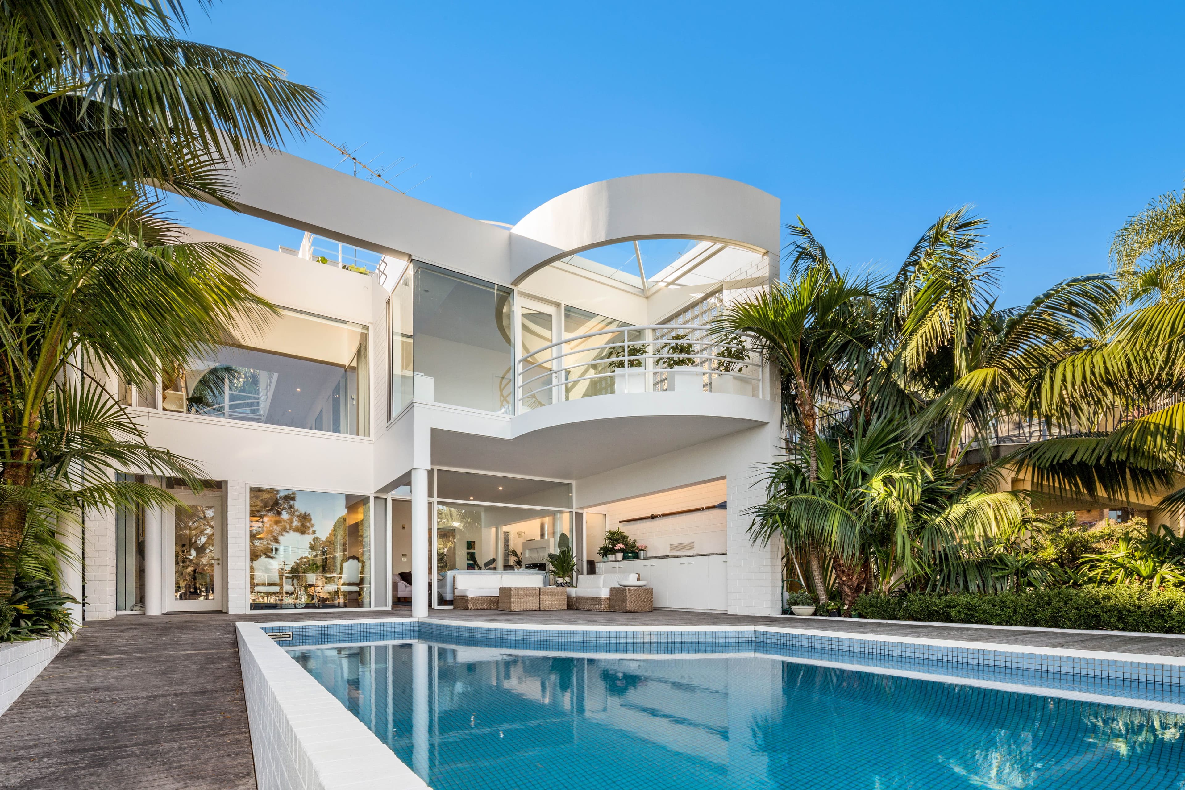 15 Sandy Bay Road, Clontarf - Thumbnail 2