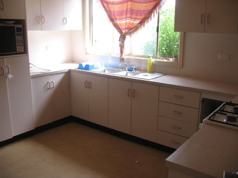 13 Glasgow Street, WARRNAMBOOL VIC 3280, Warrnambool - Thumbnail 2