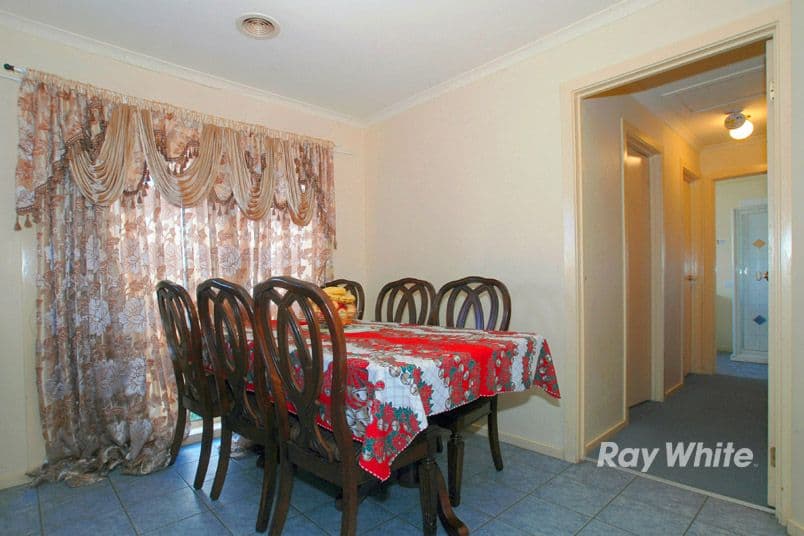 6 Gowrie Place, CRANBOURNE WEST VIC 3977, Cranbourne West - Thumbnail 4