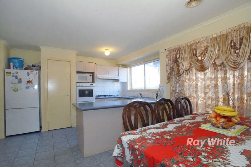 6 Gowrie Place, CRANBOURNE WEST VIC 3977, Cranbourne West - Thumbnail 5