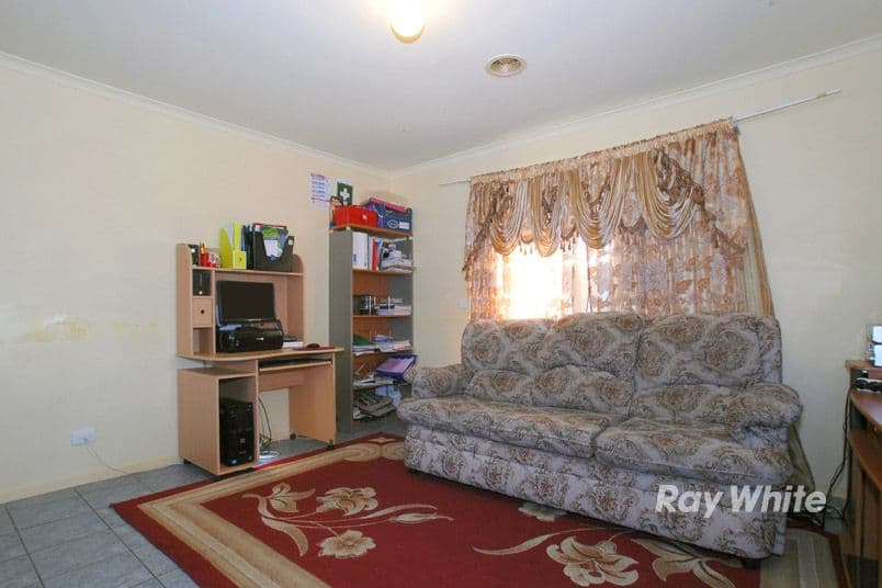 6 Gowrie Place, CRANBOURNE WEST VIC 3977, Cranbourne West - Thumbnail 7