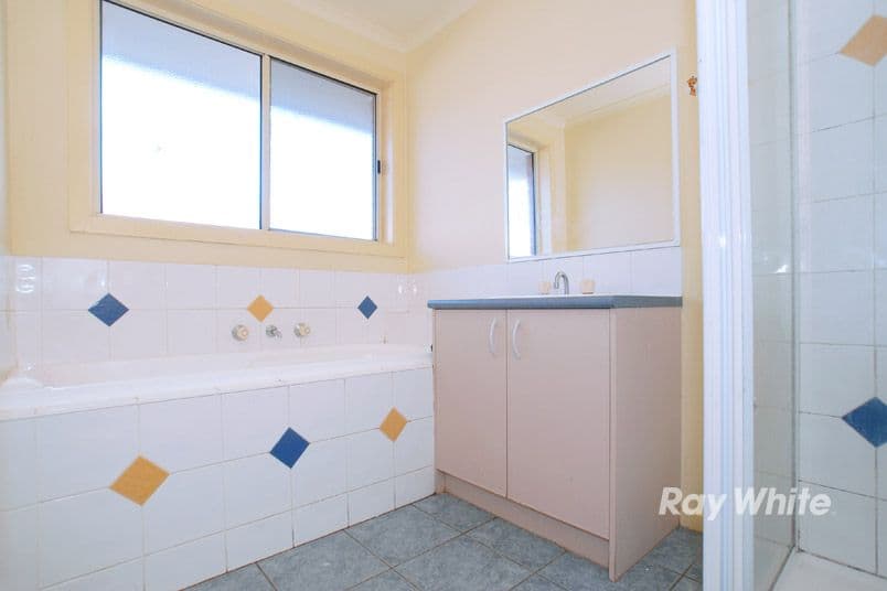6 Gowrie Place, CRANBOURNE WEST VIC 3977, Cranbourne West - Thumbnail 8