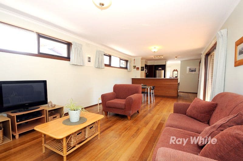 52 Grayson Drive, SCORESBY VIC 3179, Scoresby - Thumbnail 2