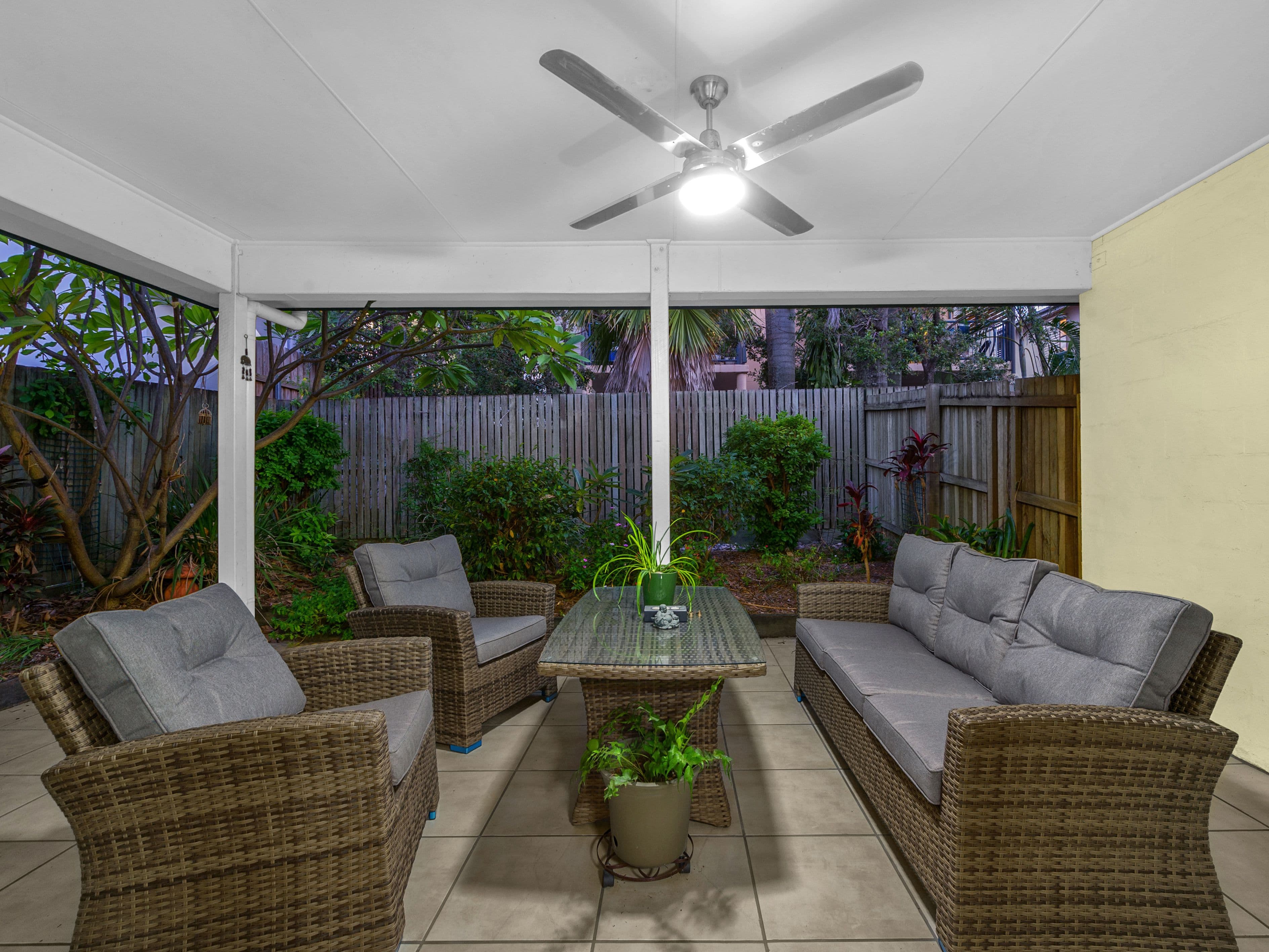 27 Deviney Street, Morningside QLD 4170, Morningside - Image 1