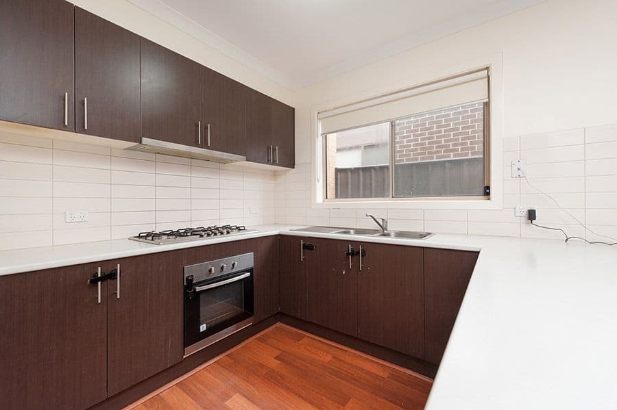 18 Kensley Circuit, Craigieburn VIC 3064, Craigieburn - Thumbnail 2