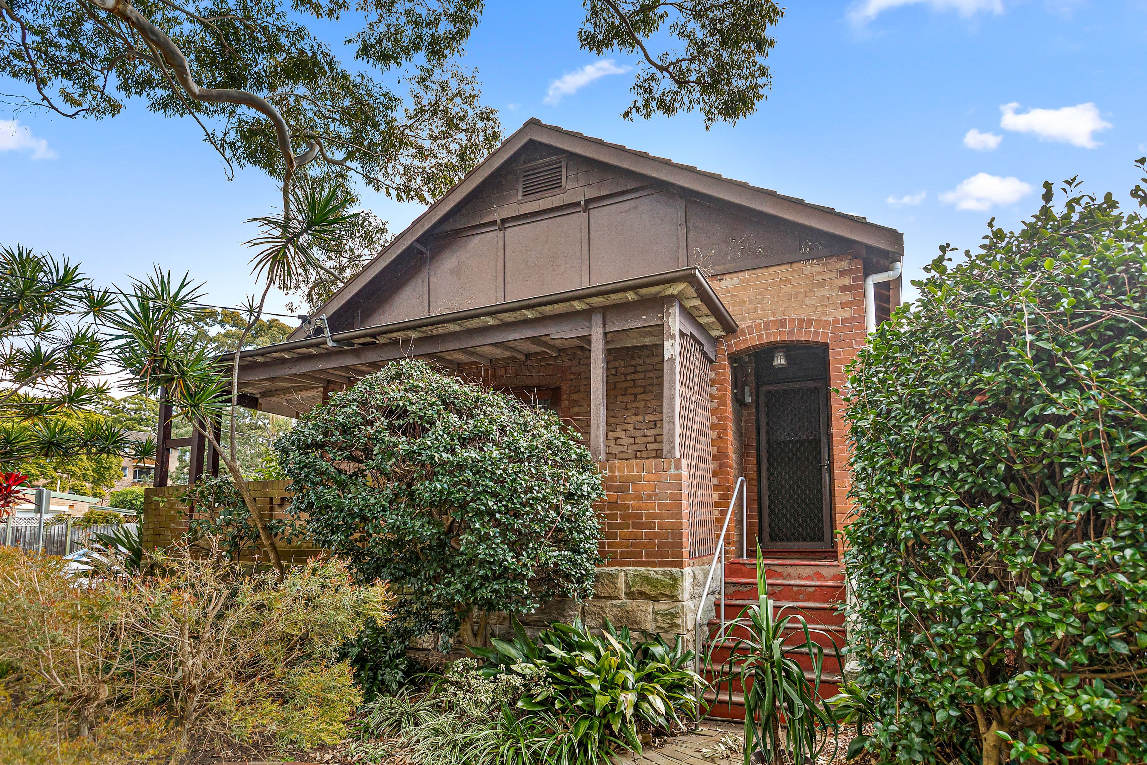 31 Hampton Court Road, Carlton NSW 2218, Carlton - Image 1