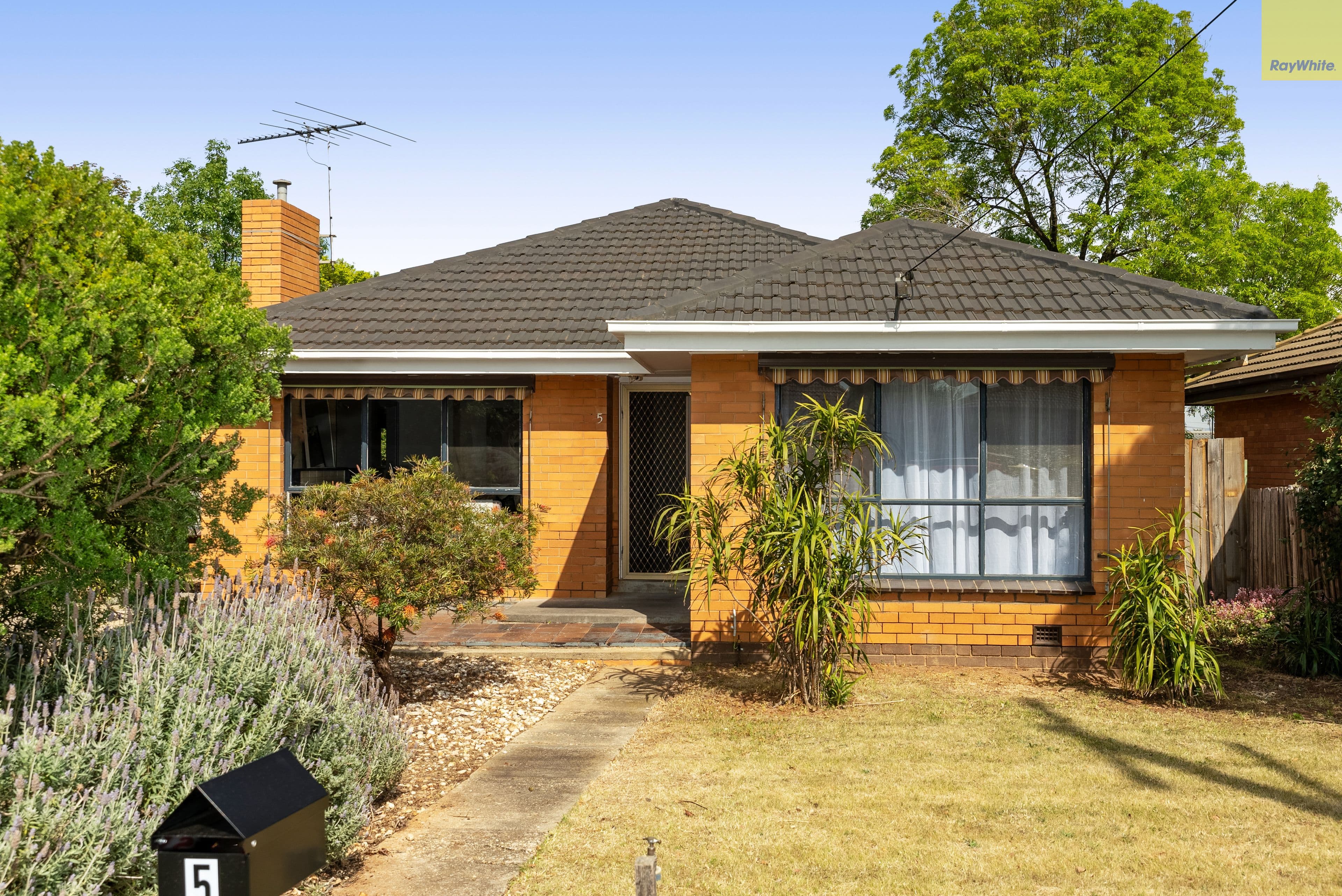 5 Swan Street, Melton VIC 3337, Melton - Thumbnail 2