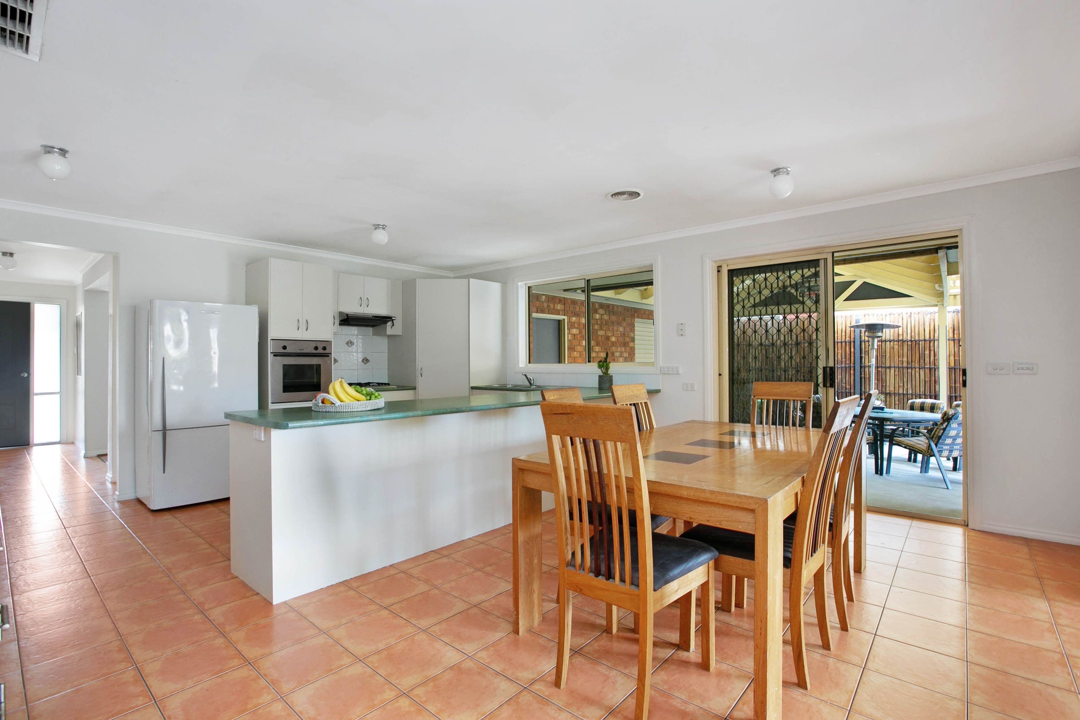 76 Trinity Way, South Morang VIC 3752, South Morang - Thumbnail 2