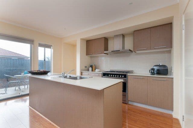 48 Biltmore Crescent, ROXBURGH PARK VIC 3064, Roxburgh Park - Thumbnail 2