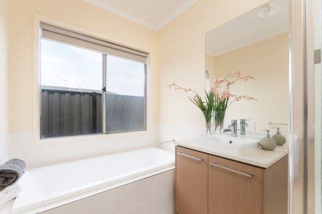 48 Biltmore Crescent, ROXBURGH PARK VIC 3064, Roxburgh Park - Thumbnail 8